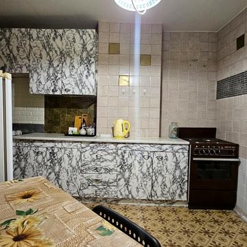 Оболонська пл. (Дружби Народів СРСР), 2-А