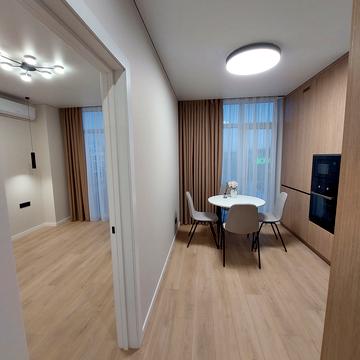 Каштанова вул., (Будинок)