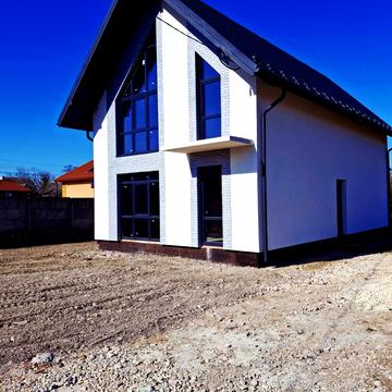 Лесі Українки вул., 1