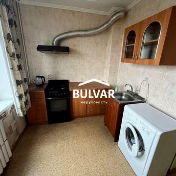 Гвардійців-Широнінців вул., 44