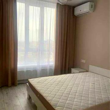 Каховська вул., 56