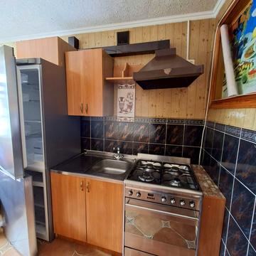 Петриківська вул., 10