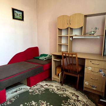 Гната Хоткевича вул., 52