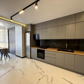 Мартинова просп., (вул. Радісна, 4)