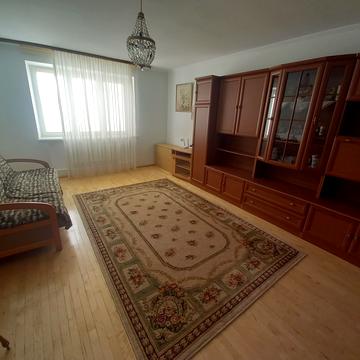 Кирила Трильовського вул., 8