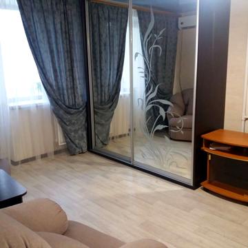 Івана та Юрія Лип вул. (Гайдара), 1