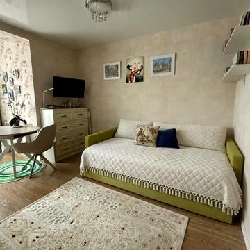 Джерельна вул., 8