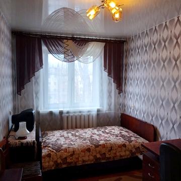 Космонавтів вул., 42