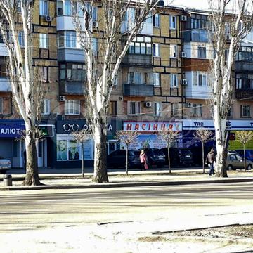 Металургів просп., 27