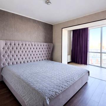 Набережна Перемоги вул., 62