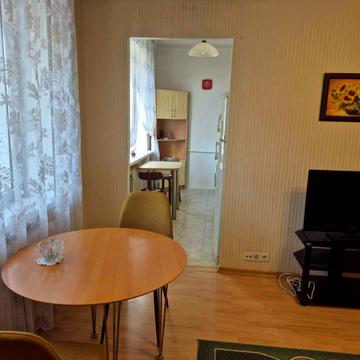 Велика Васильківська вул. (Червоноармійська), 112