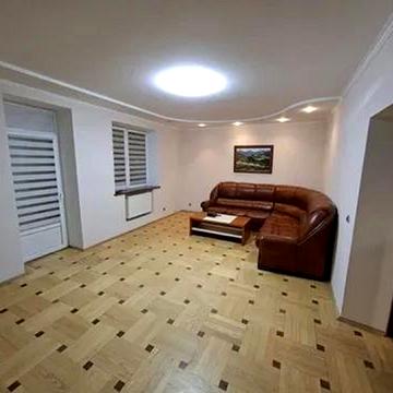 Кільцева вул., 2