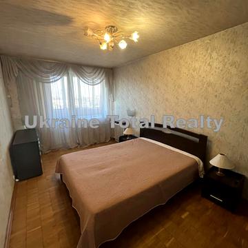 Андрія Малишка вул., 35