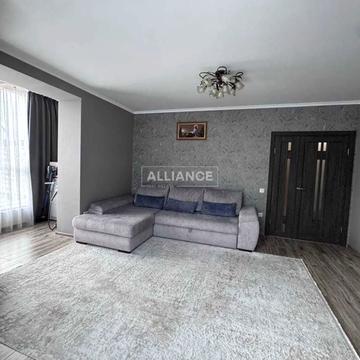 Василя Стуса вул., (Будинок 5)