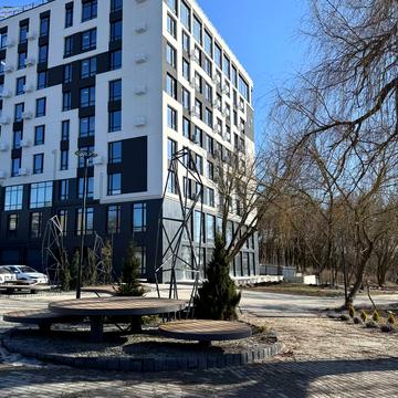 Вячеслава Чорновола вул., (Будинок 3)