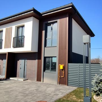 Полтавська вул., 19