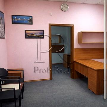 Студентська вул., 11