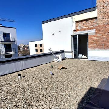 Євгена Коновальця вул., (Будинок 9)