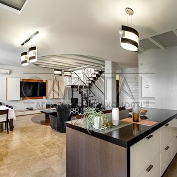 Гоголівська вул., 30