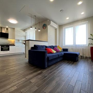 Академіка Глушкова просп., 9-В