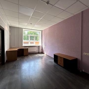 Рибальська вул., 2