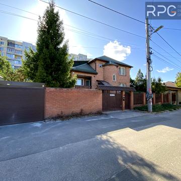 Бердянська вул., 3