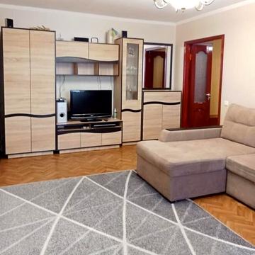 Зарічанська вул., 52