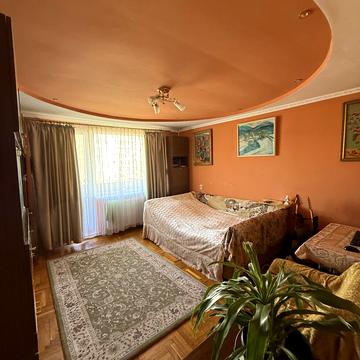 Капушанська вул., 151