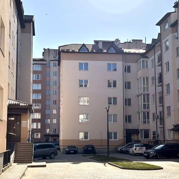 Симона Петлюри вул., 9