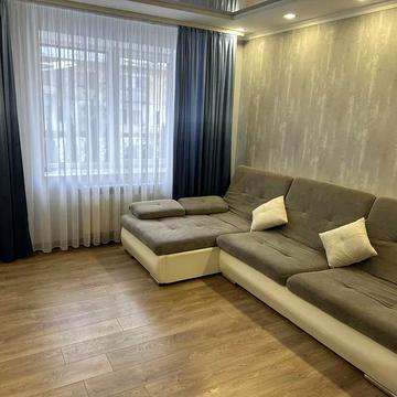 Михайла Яцкова вул. (), 18