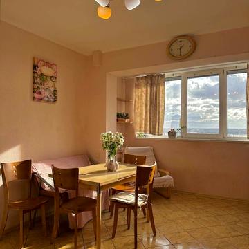 Лариси Руденко вул., 21