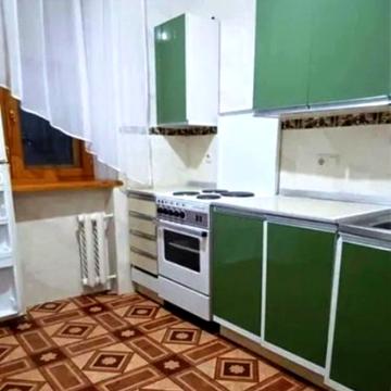 Небесної Сотні просп. (Маршала Жукова), 75