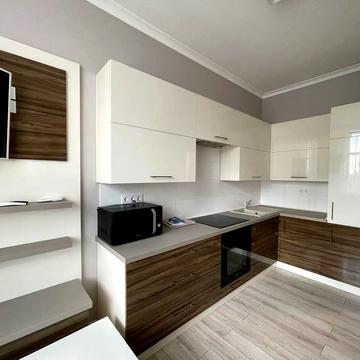 Василя Тютюнника вул. (Анрі Барбюса), 53