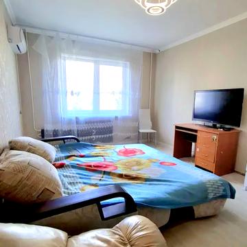 Тростянецька вул., 3