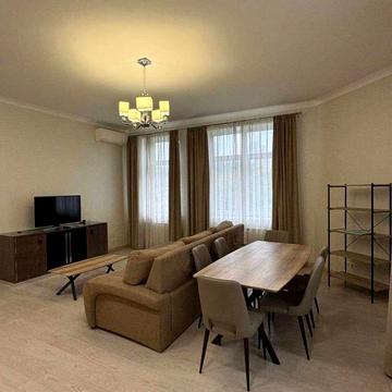 Протасів Яр вул., 8