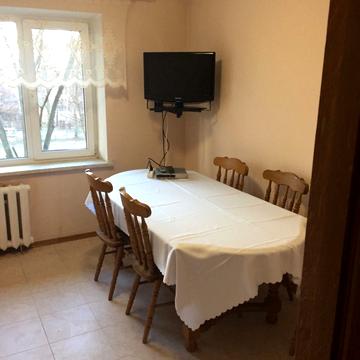 Ореста Левицького вул. (Академіка Курчатова), 9/21