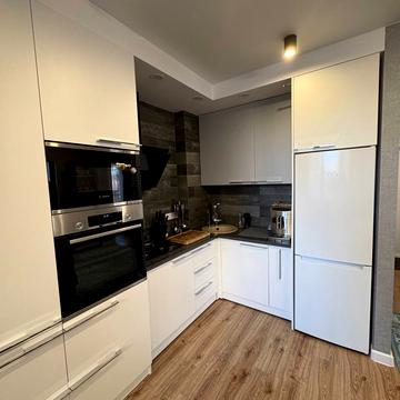 Академіка Шалімова вул., 59