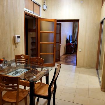 Садова вул., 7