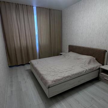 Академіка Корольова вул., 5/4