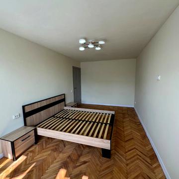 Симона Петлюри вул., 1