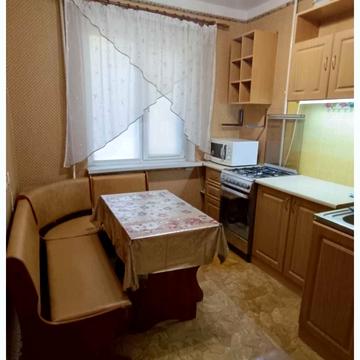 Академіка Корольова вул., 114