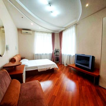 Володимира Івасюка просп. (Героїв Сталінграду), 4К4