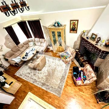 Зоряна вул.