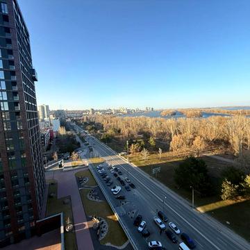 Набережна Перемоги вул., 128