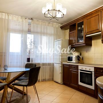 Голосіївський просп. (40-річчя Жовтня), 130/57