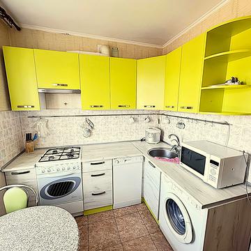 Генерала Генадія Воробйова вул. (Курська), 12-Б