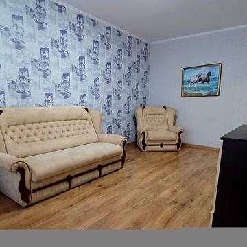 Академіка Сахарова вул., 40