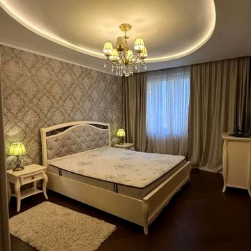 Дніпровська набережна вул., 23