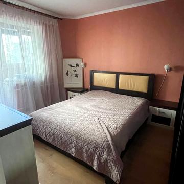 Квітневий пров., 1-Б