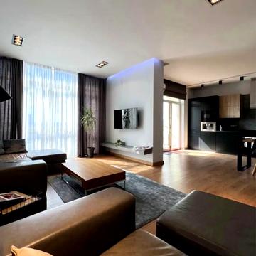 Гоголівська вул., 14